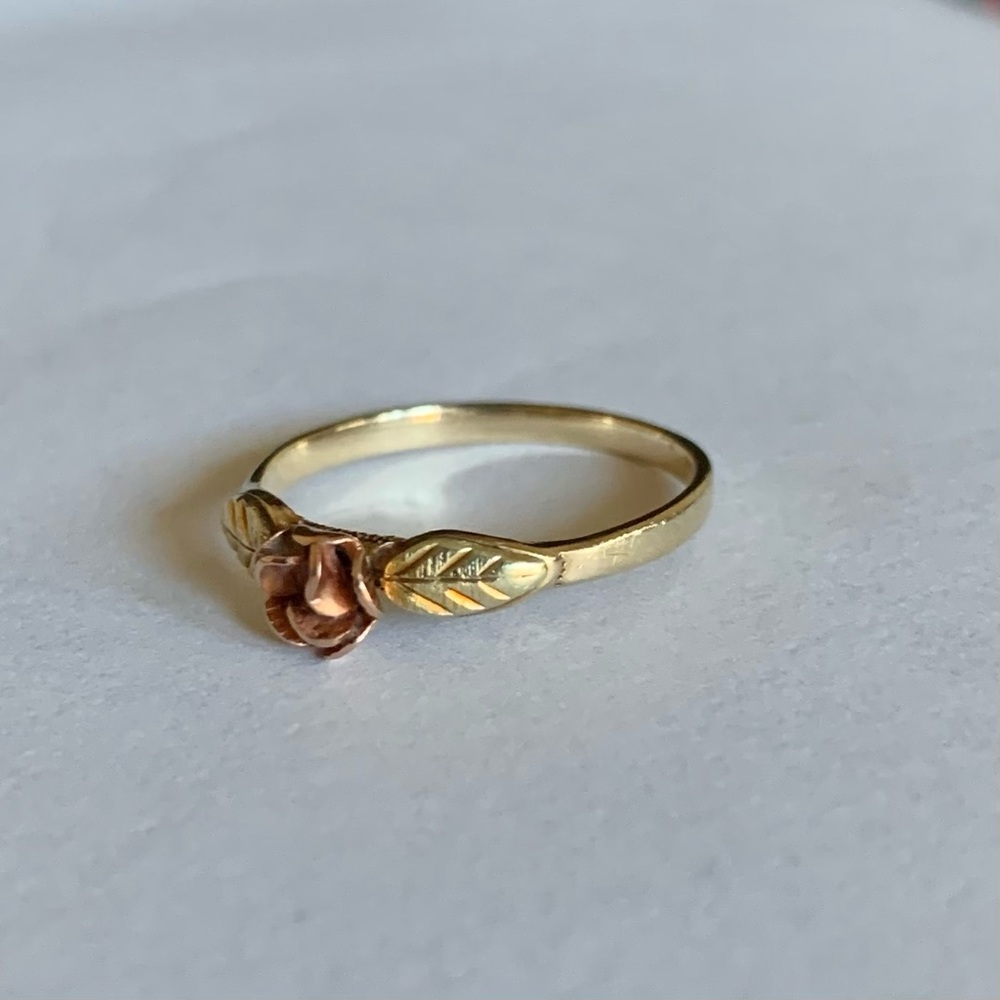 Black hills gold ring Solid 10k